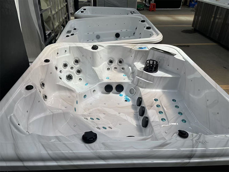 Листы PMMA создают высококлассные корпуса гидромассажных ванн: двойное расширение возможностей мастерства и текстуры